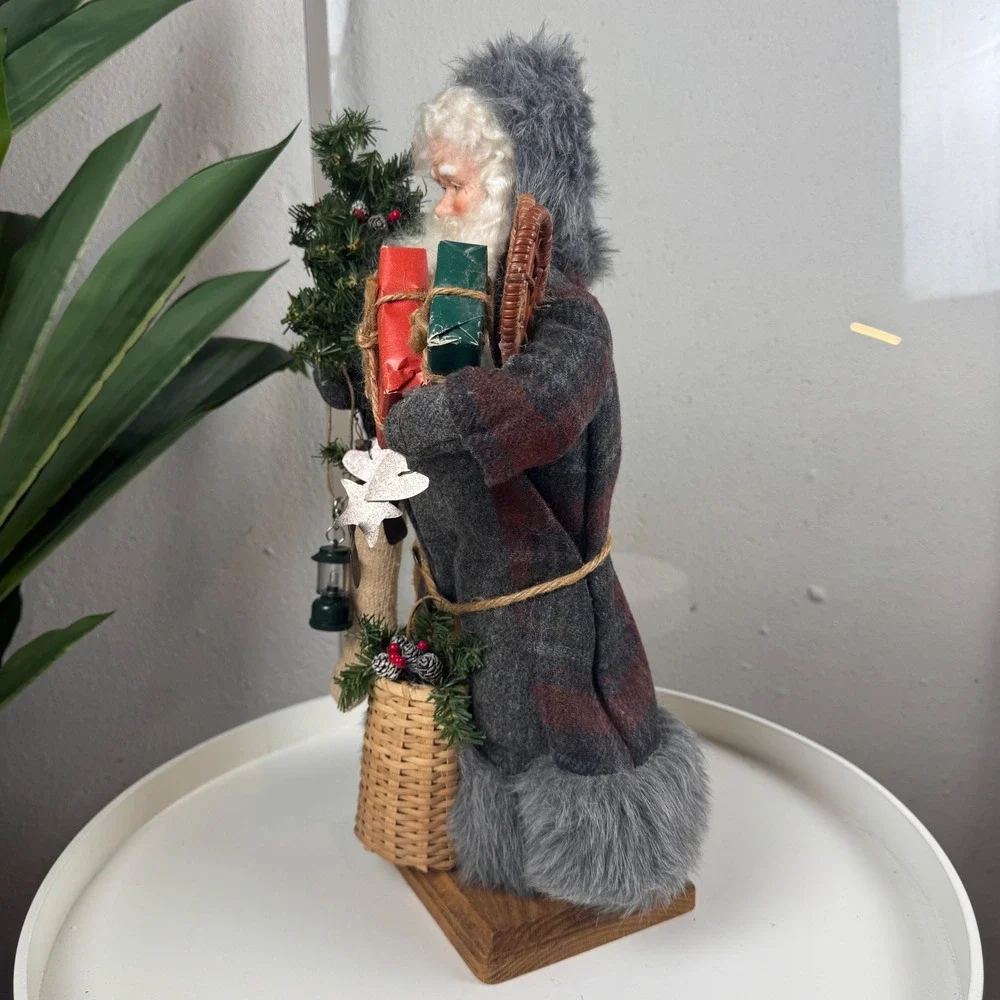 Vintage Handcrafted Rustic Woodland Santa Figurine Xmas Plaid Faux Fur Trim 16